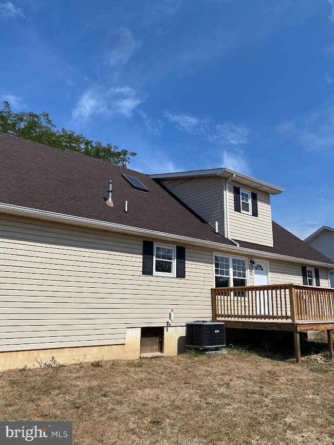 1575 Beacon St, Keyser, WV 26726 - photo 3