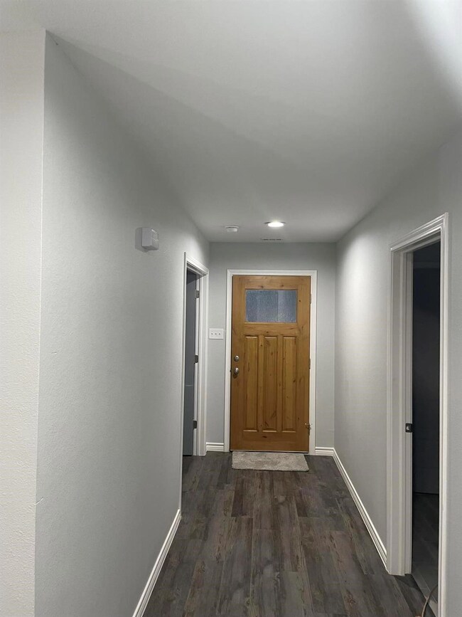 1312 Johnson Ave, Ennis, TX 75119 - photo 4