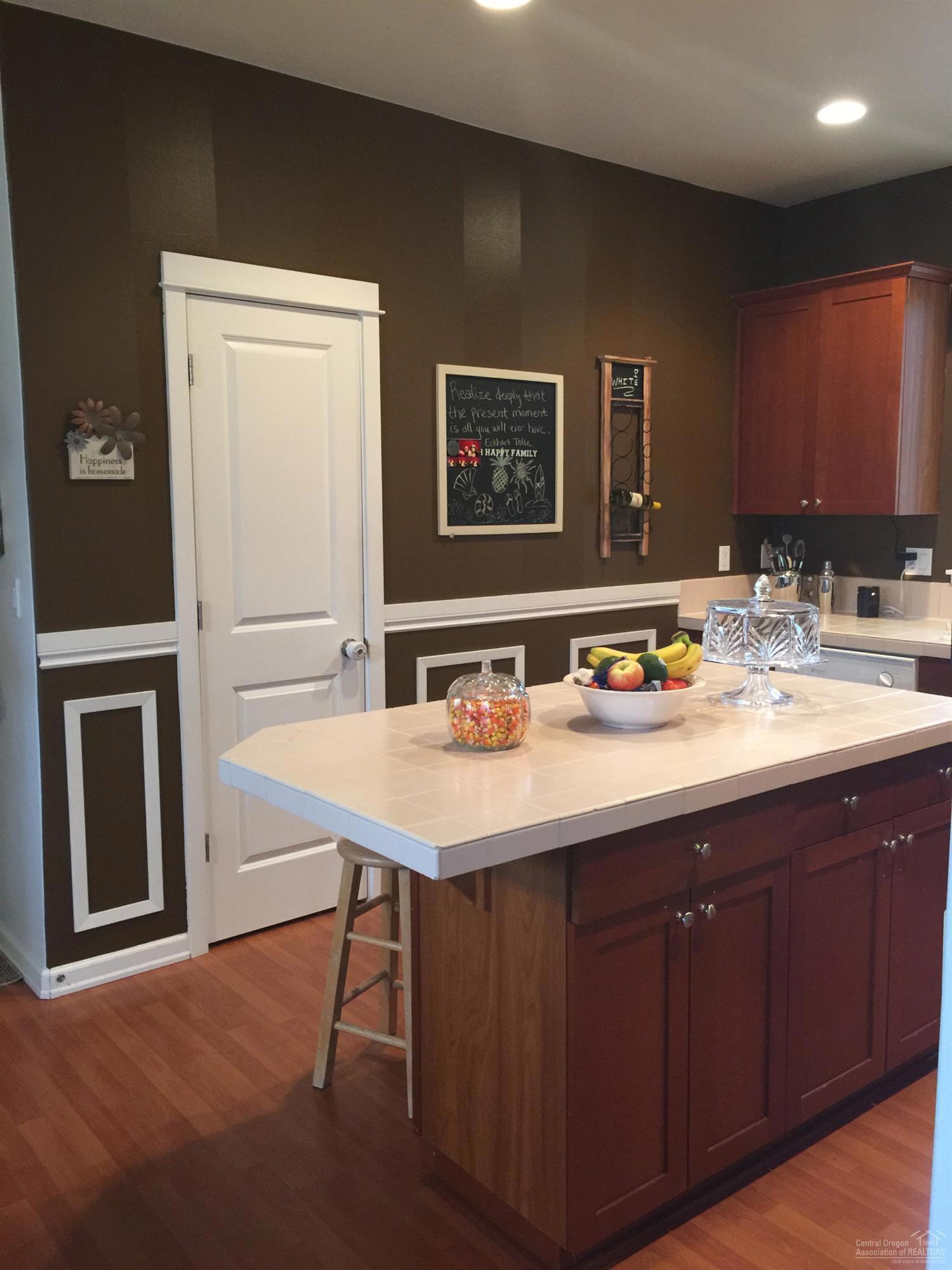 1364 NW 19th St, Redmond, OR 97756 - photo 5