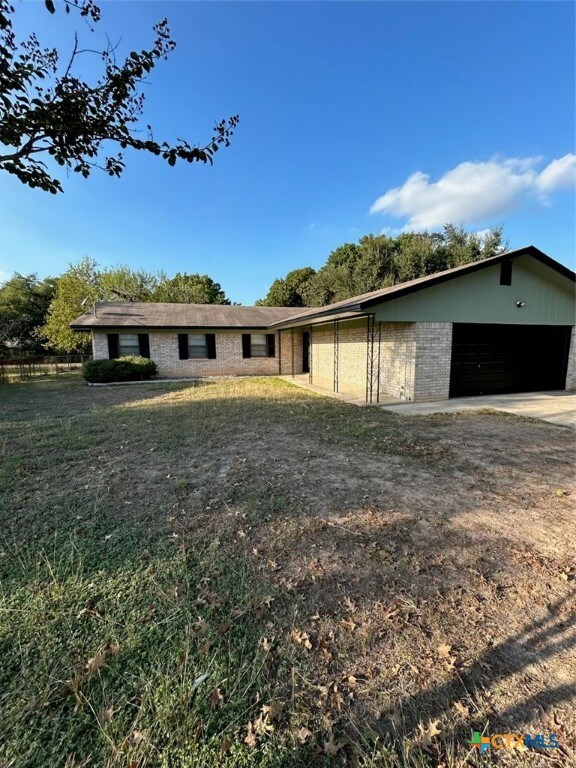 1313 Fieldcrest, New Braunfels, TX 78130 - photo 2