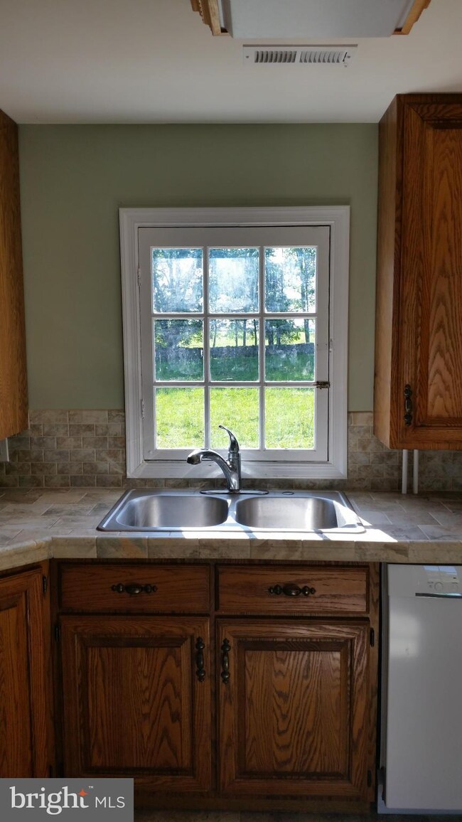 1481 Atoka Rd unit B, Marshall, VA 20115 - photo 4