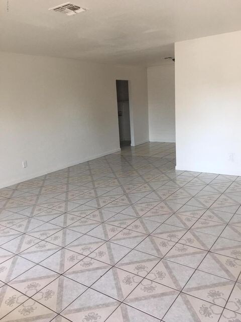 4531 N 49th Dr unit 2B, Phoenix, AZ 85031 - photo 2