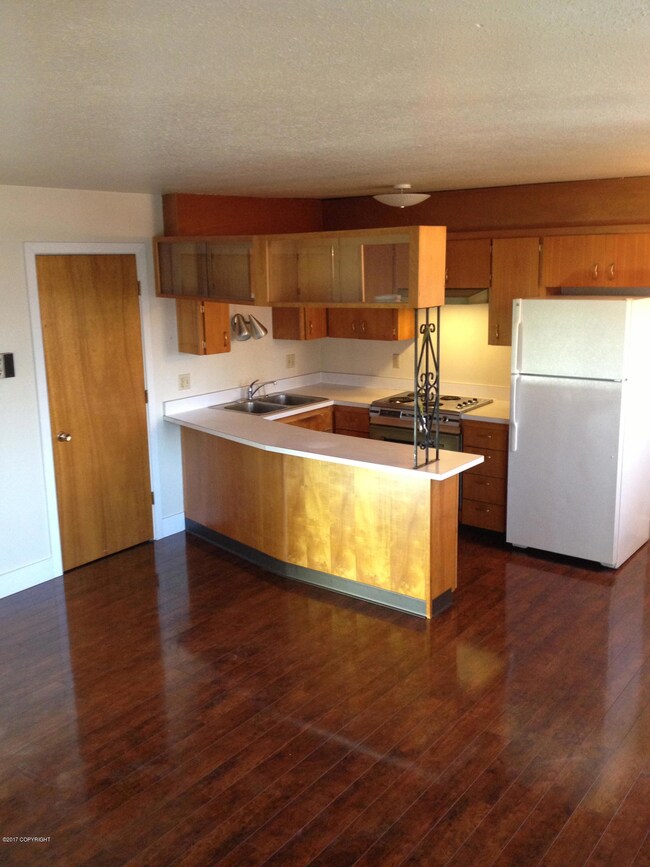 unit 4 kitchen livrm (002)