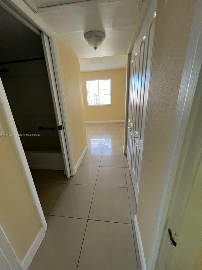 15231 SW 80th St unit 613, Miami, FL 33193 - photo 4