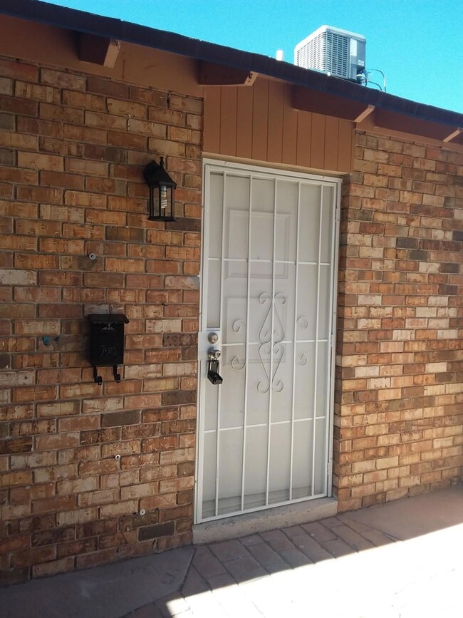 10512 Ashwood Dr unit D., El Paso, TX 79935 - photo 2