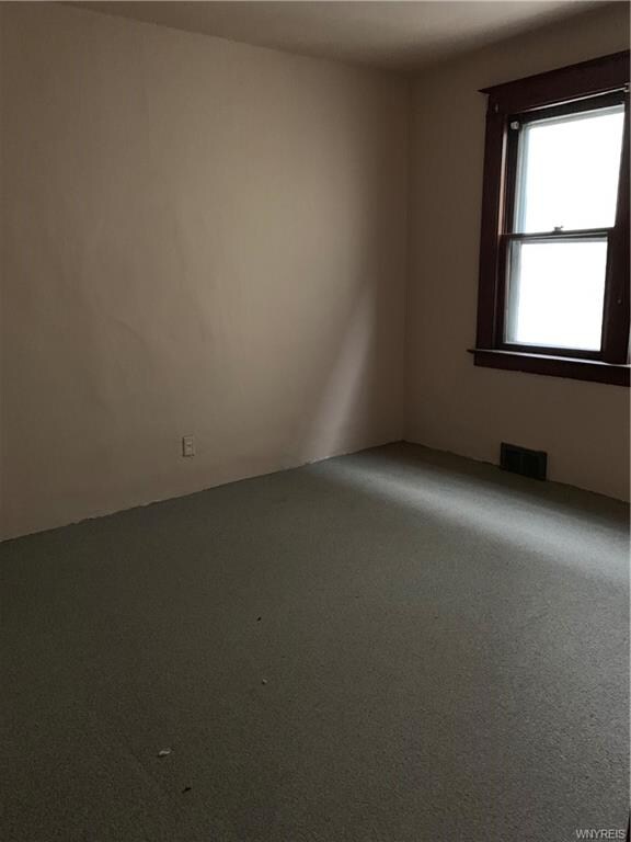 1424 Walnut Ave unit Lower, Niagara Falls, NY 14301 - photo 5