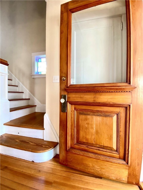 29 Vaughan Ave, Newport, RI 02840 - photo 2