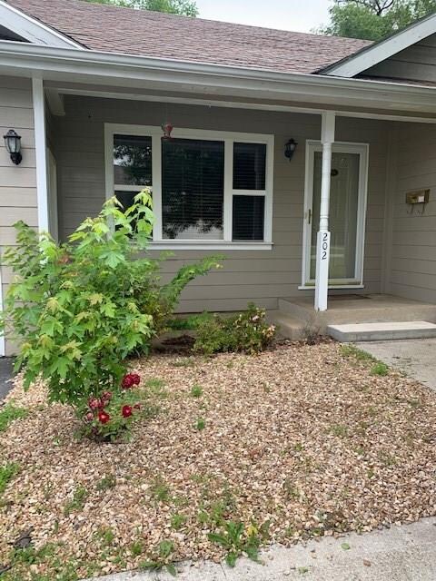 202 NW 7th St, Bentonville, AR 72712 - photo 2