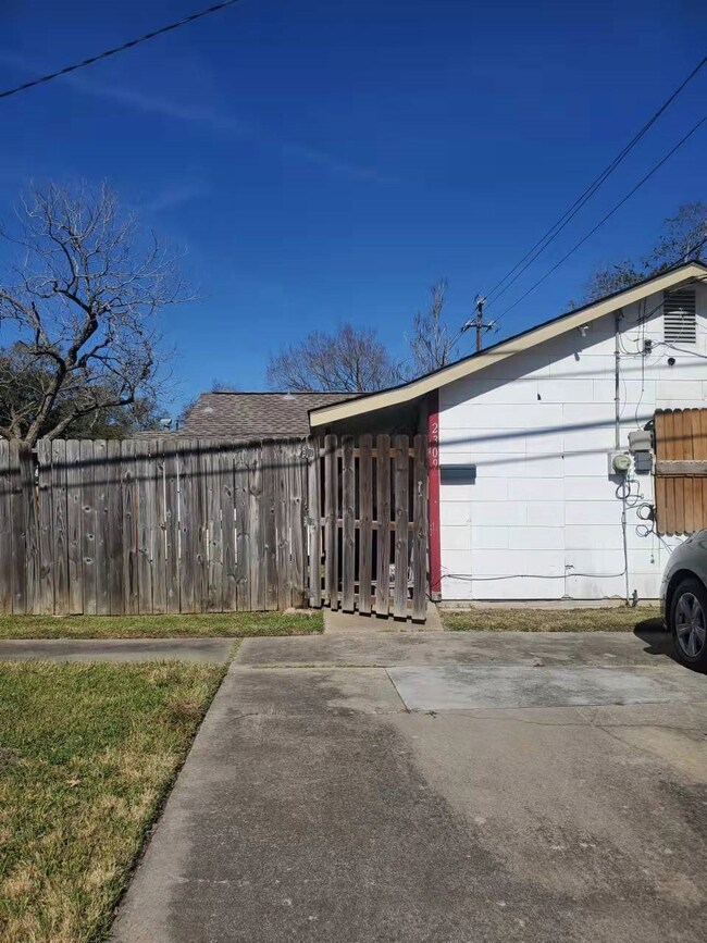 2309 Avenue M, Rosenberg, TX 77471 - photo 5