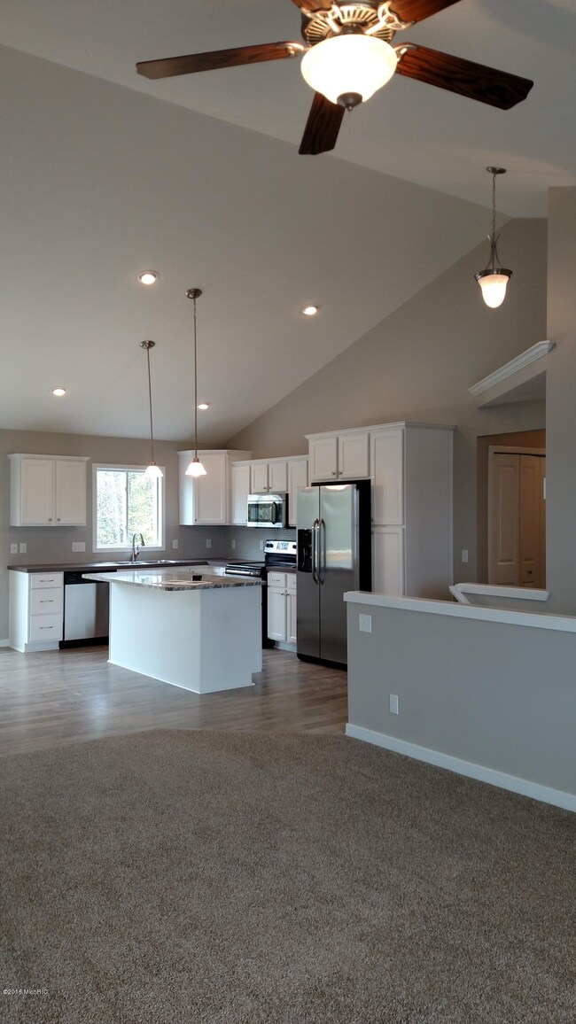 11863 Hickoryrow Dr, Holland, MI 49424 - photo 4