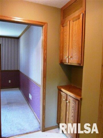 2319 W 60th Place, Davenport, IA 52806 - photo 6