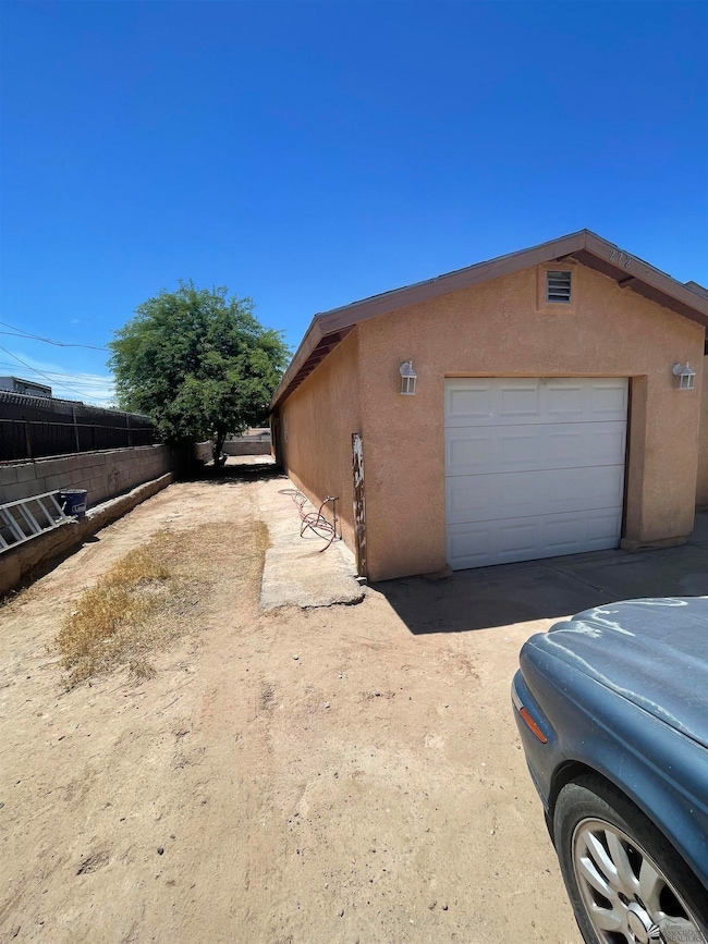 272 S 7th Ave, Yuma, AZ 85364 - photo 2