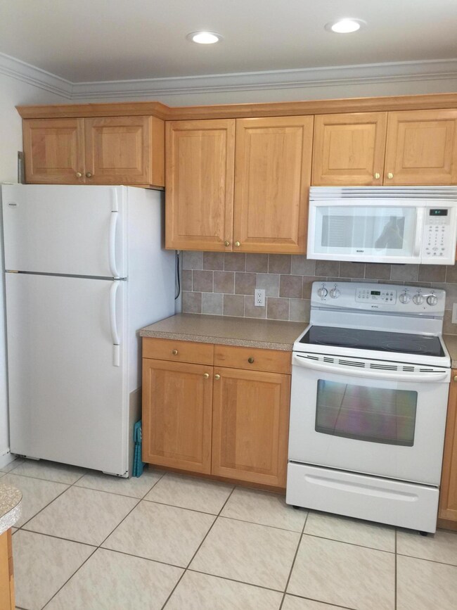 1248 Surf Rd unit 3, Riviera Beach, FL 33404 - photo 3