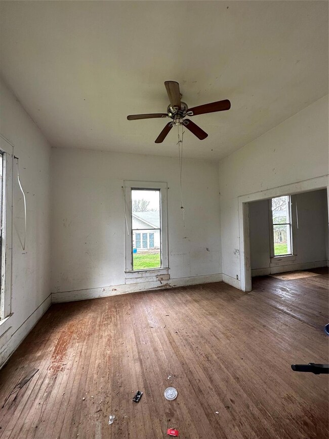 225 W Monterey St, Denison, TX 75020 - photo 4