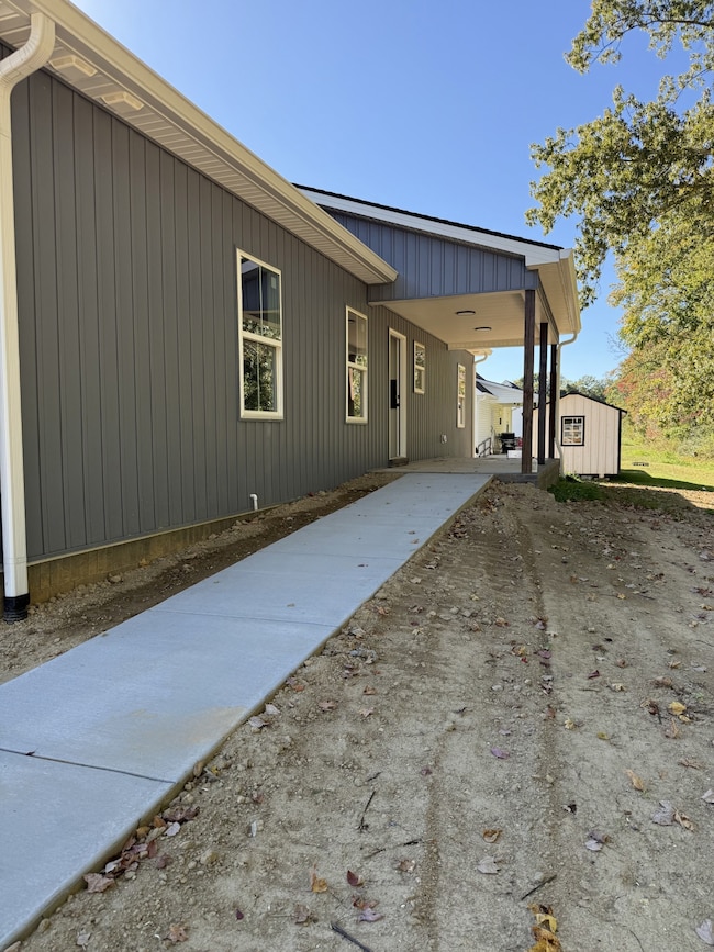 306 Cassie Dr, Lafayette, TN 37083 - photo 3