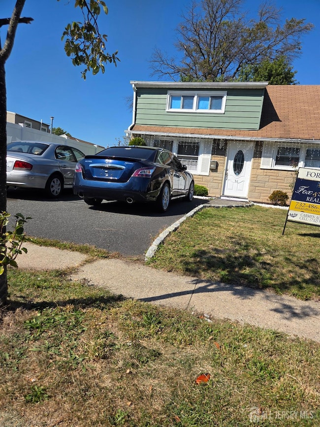 36 E Laurel St, Carteret, NJ 07008 - photo 2