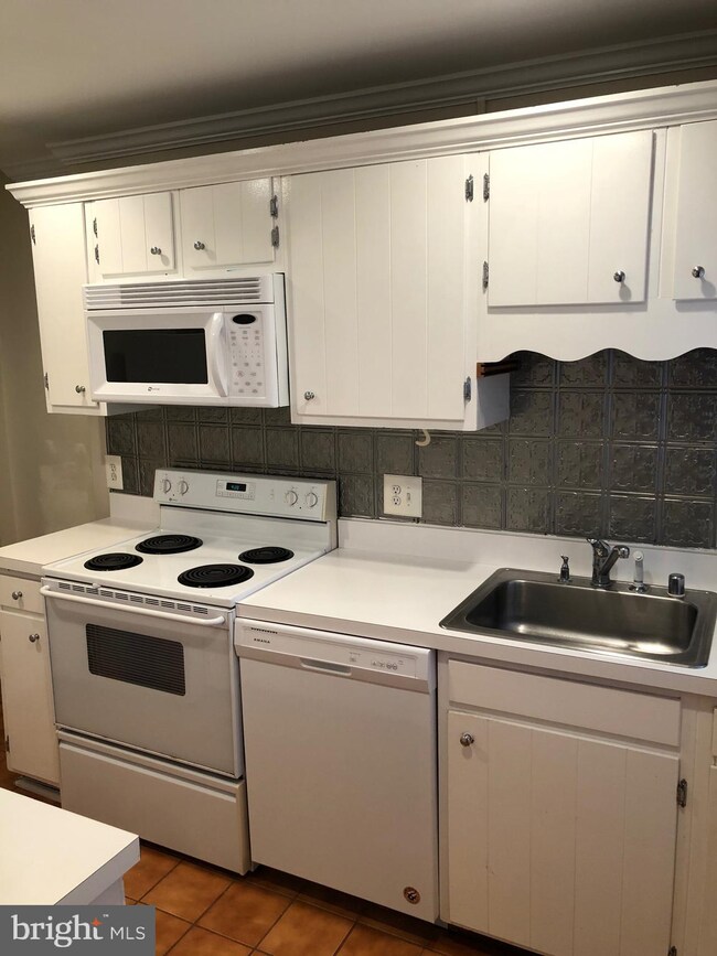 4647 36th St S unit A, Arlington, VA 22206 - photo 7