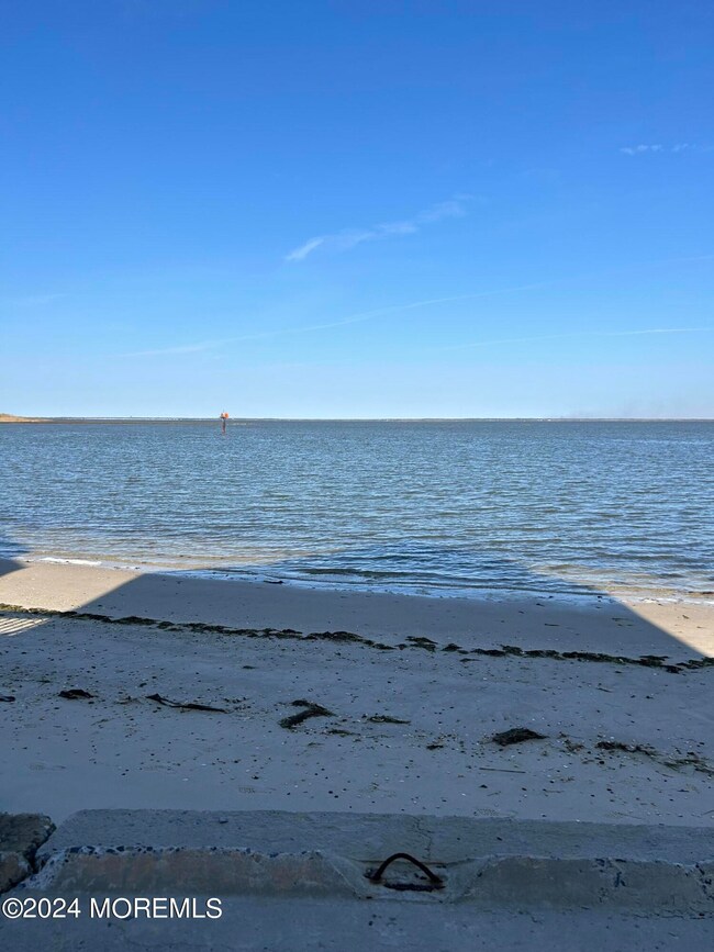 814 W Bay Club photo #5
