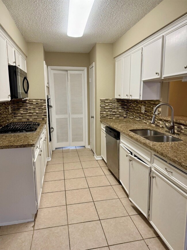 6810 Sandswept Ln, Houston, TX 77086 - photo 3