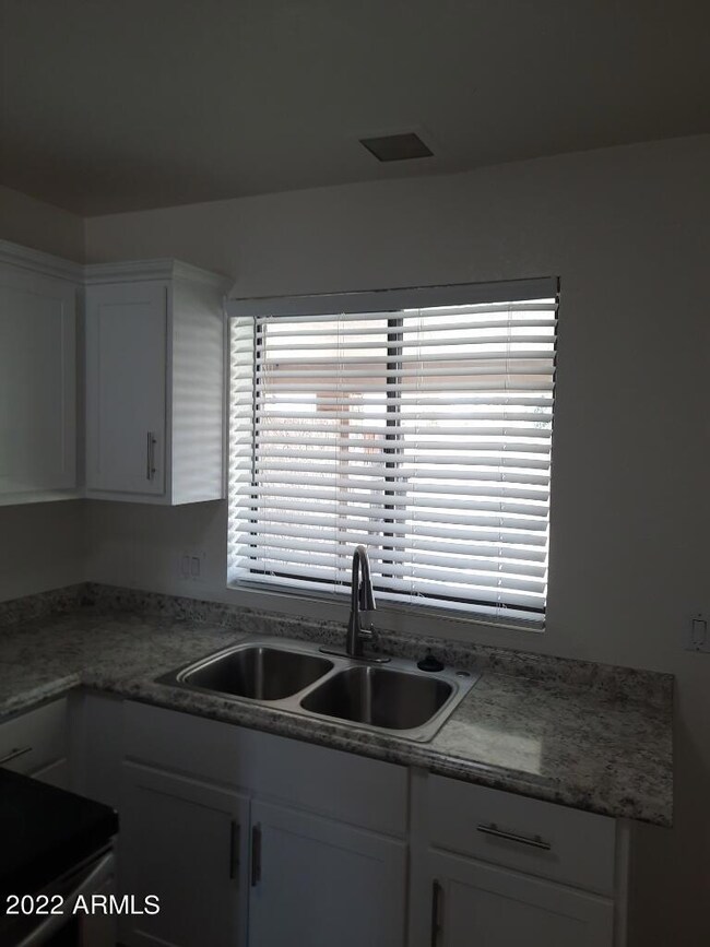 4522 E Camino Cir unit 2, Mesa, AZ 85205 - photo 3