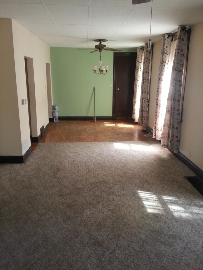 1507 S 3rd St, Council Bluffs, IA 51503 - photo 3