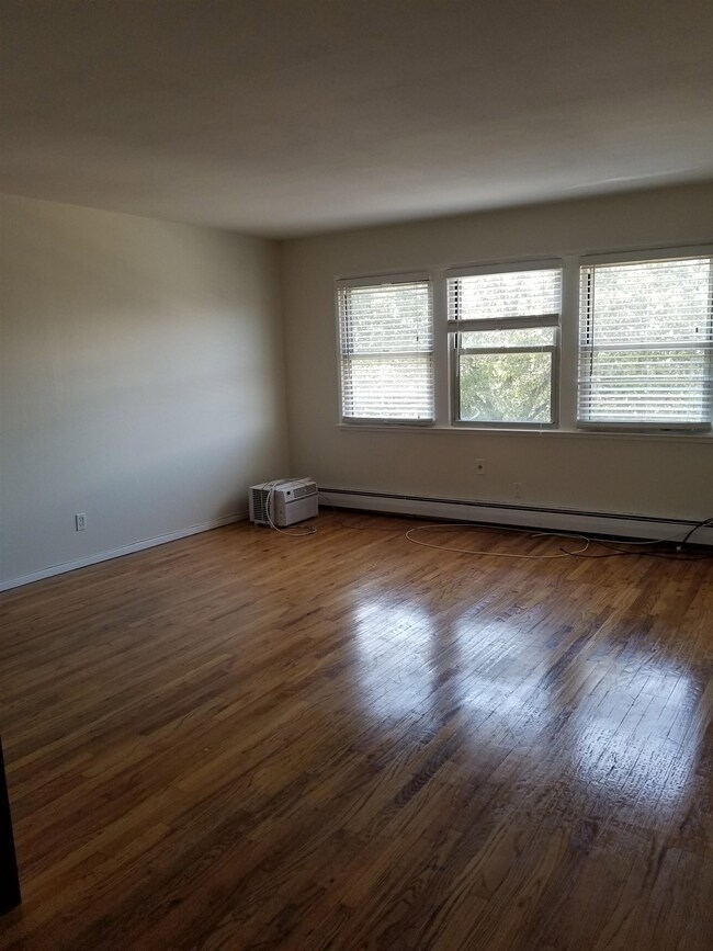 64 Sycamore Rd, Jersey City, NJ 07305 - photo 2