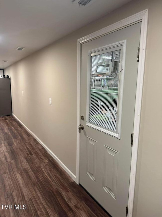 917 E Sullivan St, Kingsport, TN 37660 - photo 2