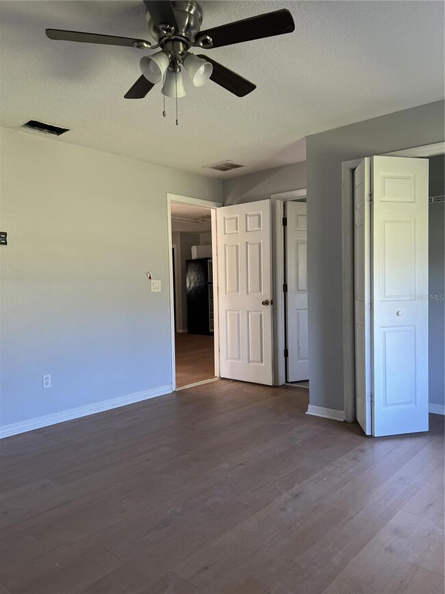 MASTERBEDROOM