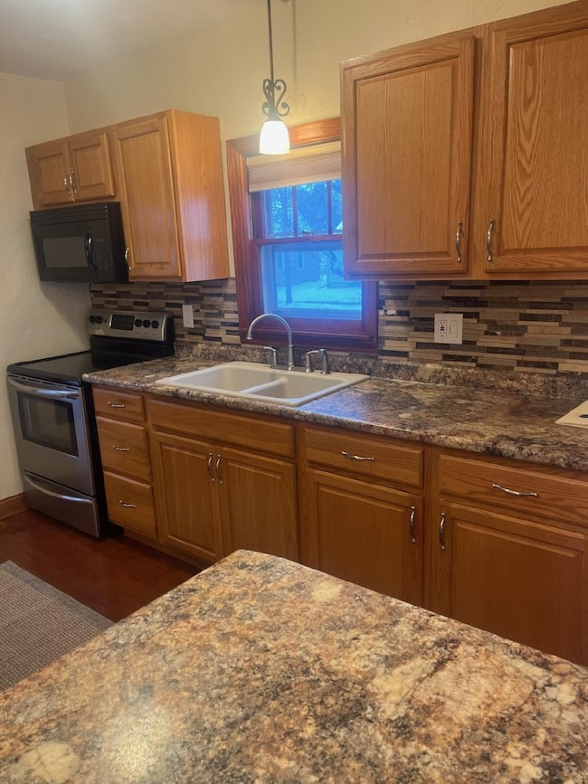 2401 S Jackson St, Appleton, WI 54915 - photo 3