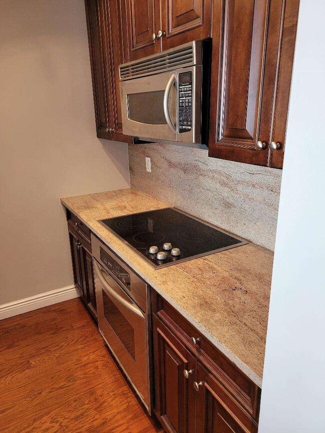 Mandalay on the Hudson unit 2607, Jersey City, NJ 07302 - photo 3