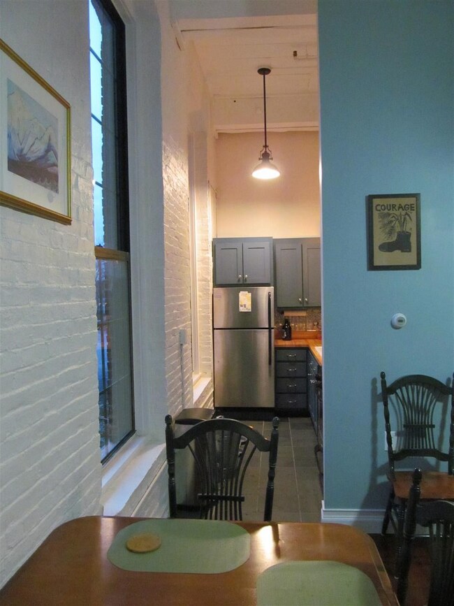 Emerson Mills unit M20, Pembroke, NH 03275 - photo 3