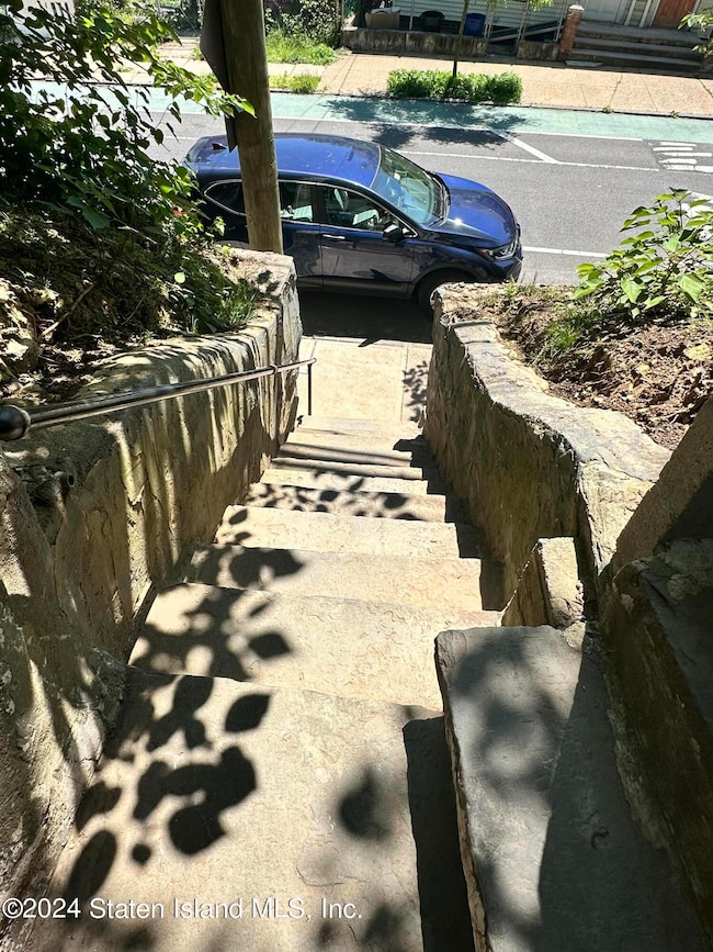 580 van Duzer St, Staten Island, NY 10304 - photo 5