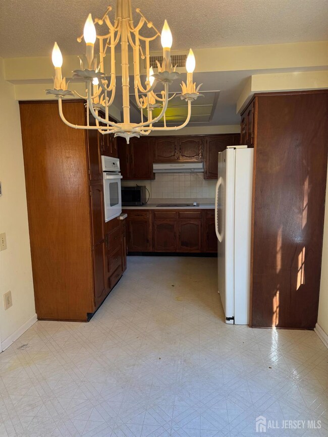 413 Oxford Ln unit B, Monroe Township, NJ 08831 - photo 4