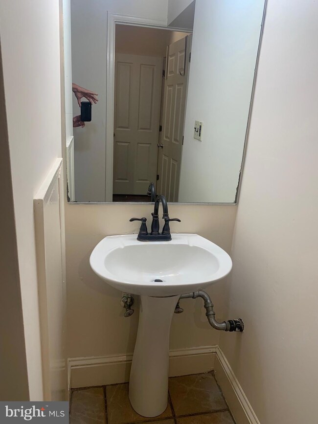 817 N Jackson St unit 1, Wilmington, DE 19806 - photo 7