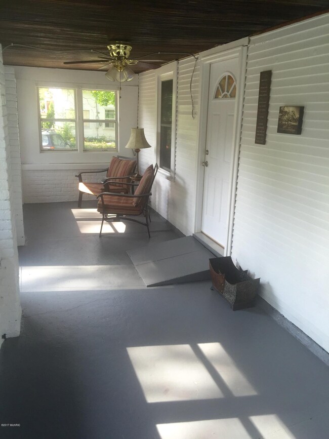 318 S 15th St, Niles, MI 49120 - photo 7
