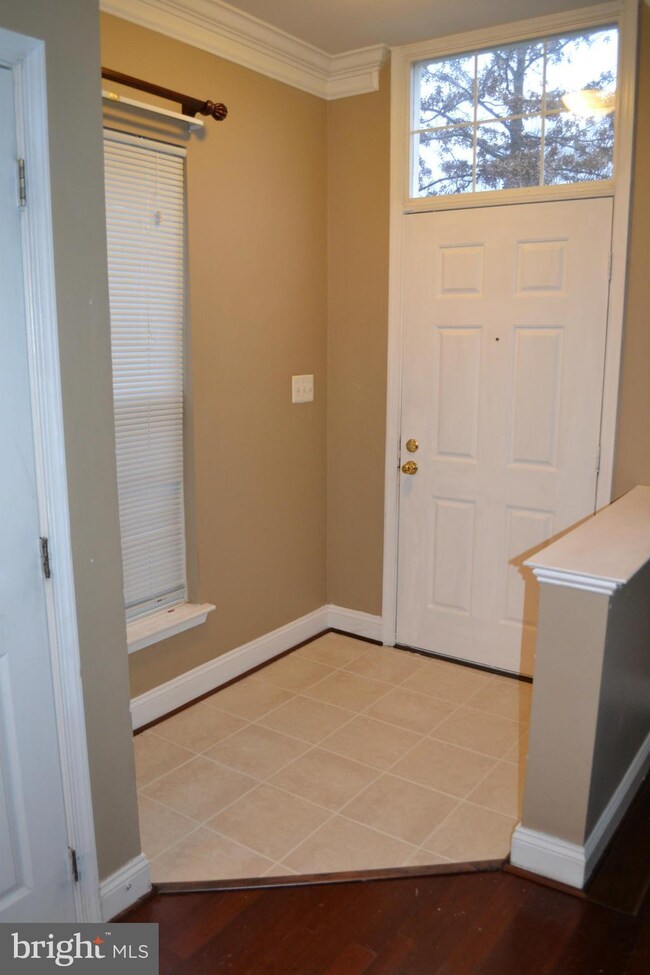 813 Oyster Ct, Odenton, MD 21113 - photo 3