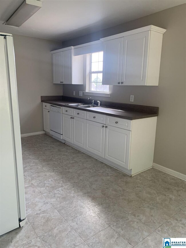 512 Camden Cove Cir, Calera, AL 35040 - photo 6