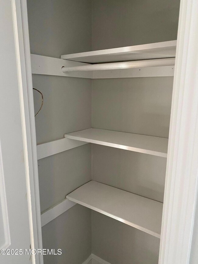 20 Oldfield Place, Red Bank, NJ 07701 - photo 7