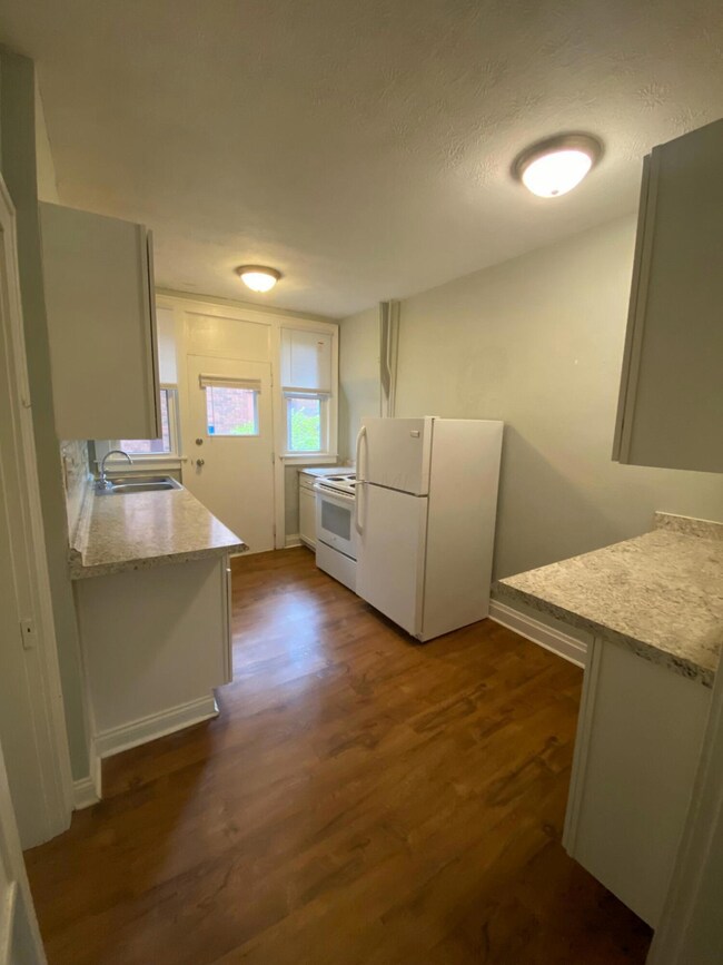 1888 E Rich St unit C, Columbus, OH 43205 - photo 3