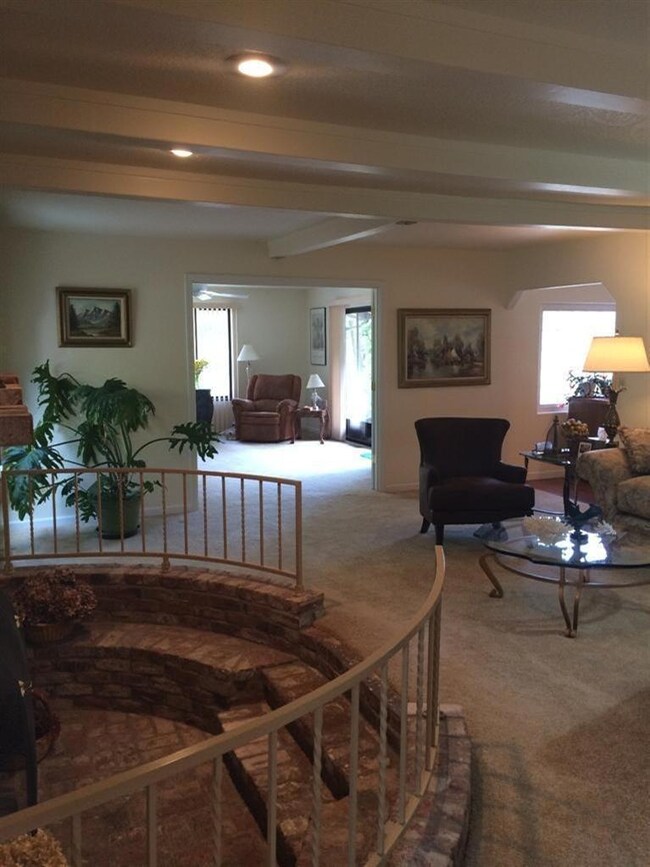 405 Sky Crest Dr, Grants Pass, OR 97527 - photo 3