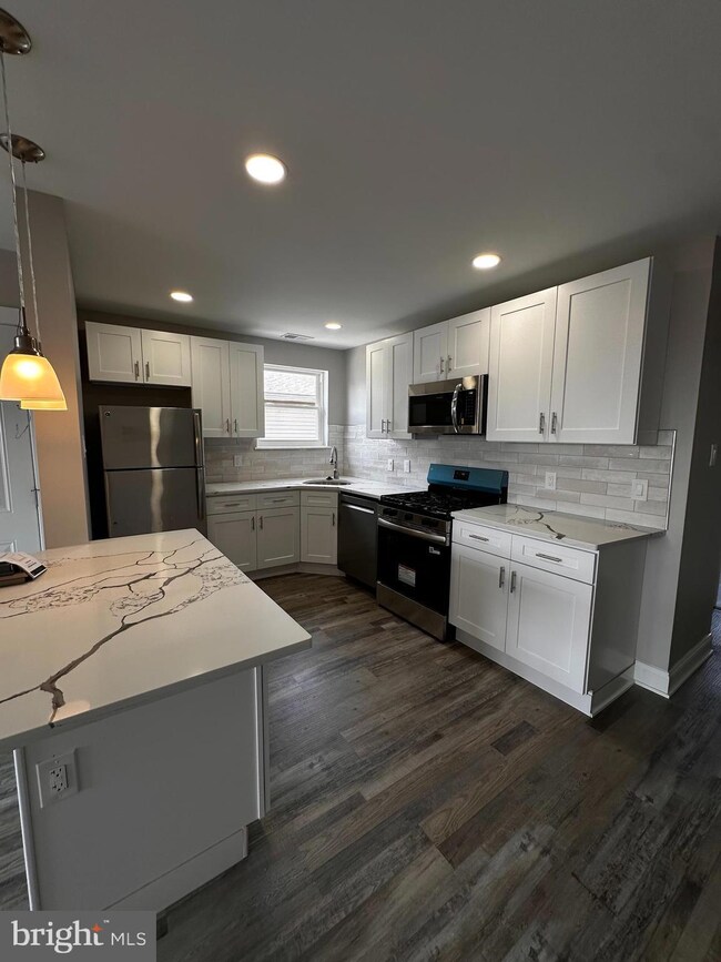 1441 Vista St unit 2 FLOOR, Philadelphia, PA 19111 - photo 3