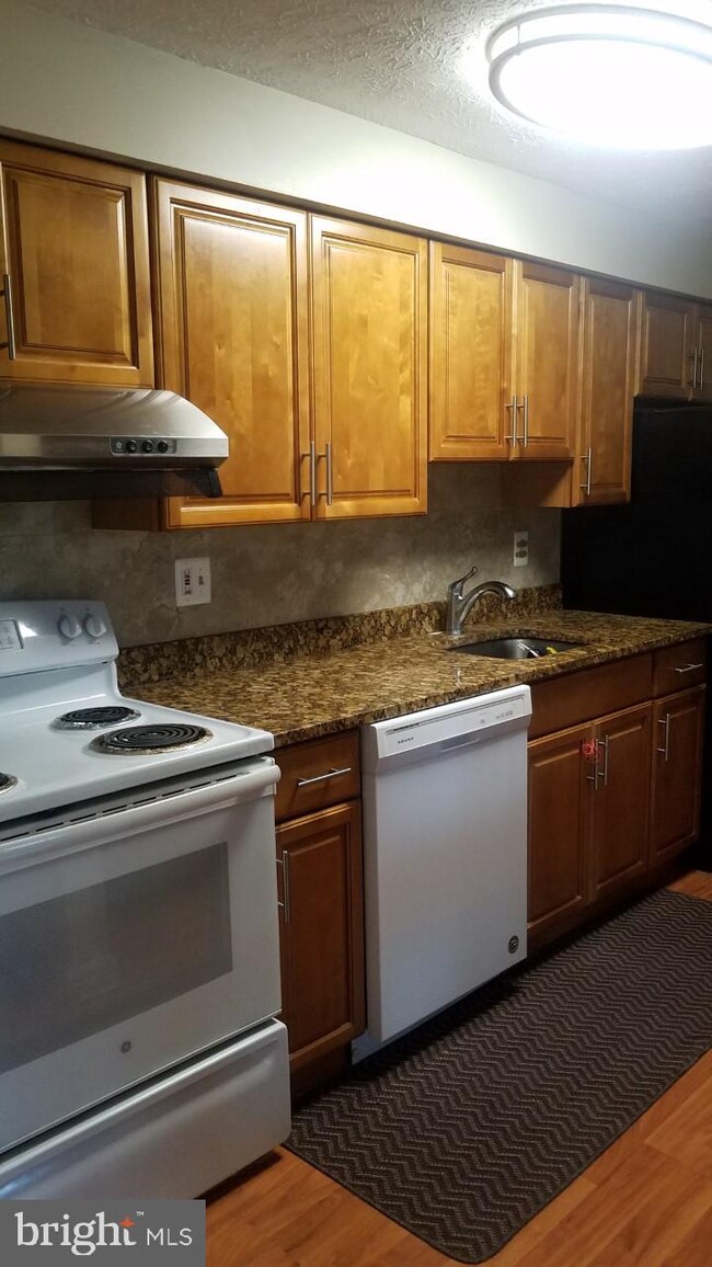 19613 Gunners Branch Rd unit J, Germantown, MD 20876 - photo 5