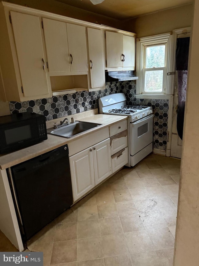 3382 Dulany St, Baltimore, MD 21229 - photo 4