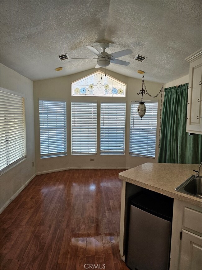 1295 S Cawston Ave unit 490, Hemet, CA 92545 - photo 4