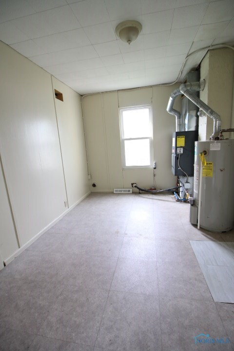 2133 Lehman Ave, Toledo, OH 43611 - photo 2