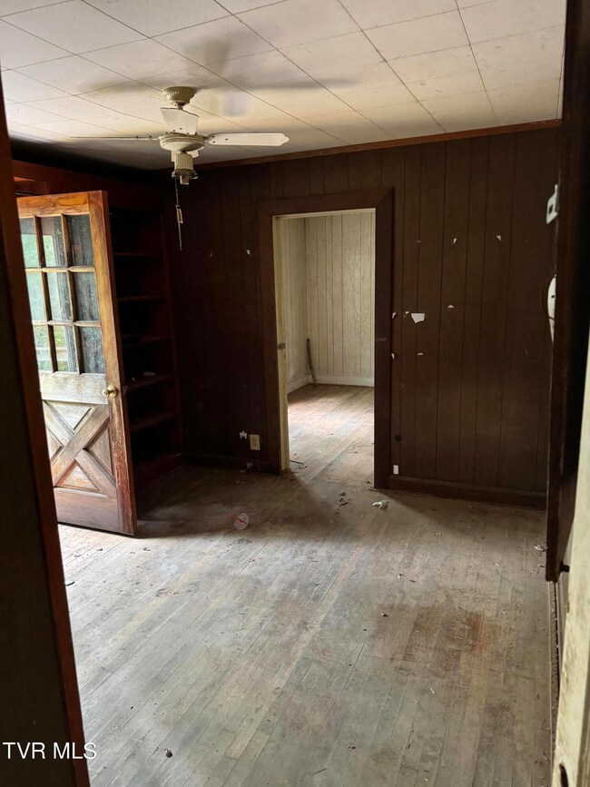309 Roosevelt St, Johnson City, TN 37601 - photo 7