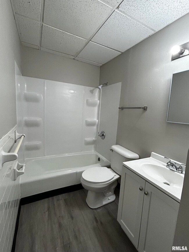 1902 Sheridan Rd unit 2, Pekin, IL 61554 - photo 7