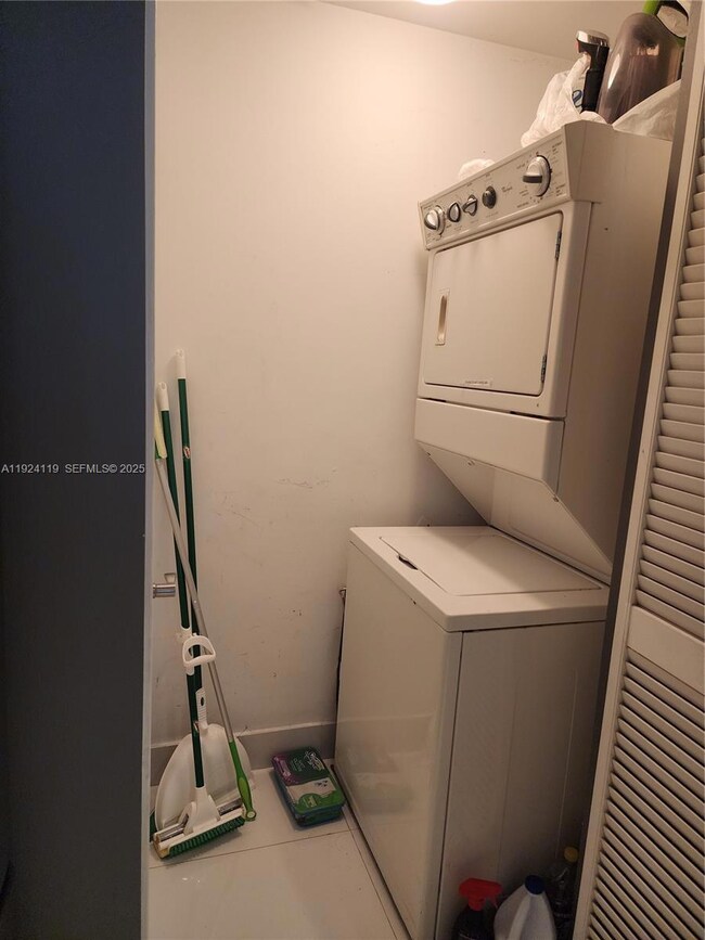 Vizcayne unit 3006, Miami, FL 33132 - photo 3