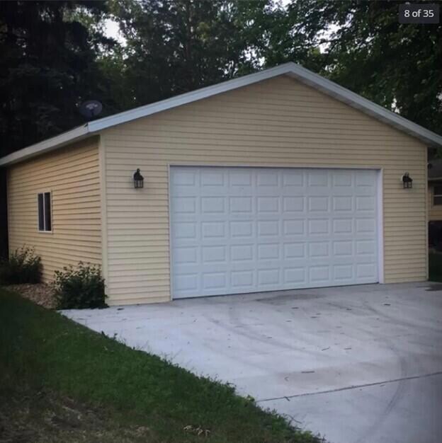 LargeGarage<|><|>
