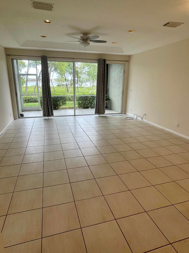 110 N Lakeshore Dr, Hypoluxo, FL 33462 - photo 2